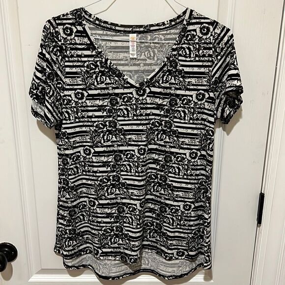 New LuLaRoe Black and White Striped with Flowers Short Sleeve Top - Picture 1 of 4